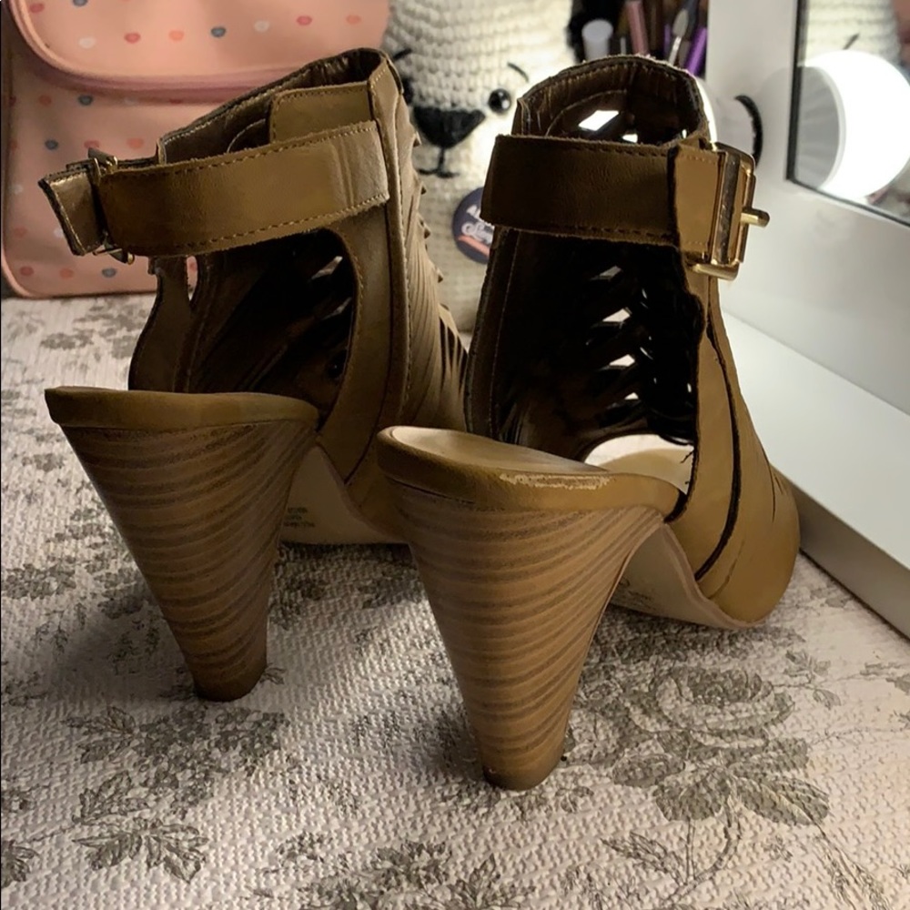 Sandals 👡 - Picture 3 of 4